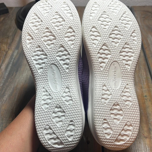 CV Sport Laney Slip On Sneaker. 8.5 W - Picture 6 of 7